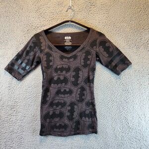 Batman T-Shirt Womens XS Gray Cotton Graphic Print V-Neck Short Sleeves Pullover